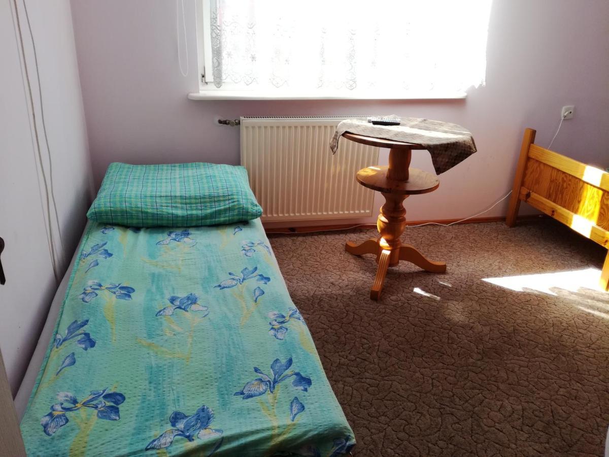 Pokoje Goscinne Greta Леба Экстерьер фото